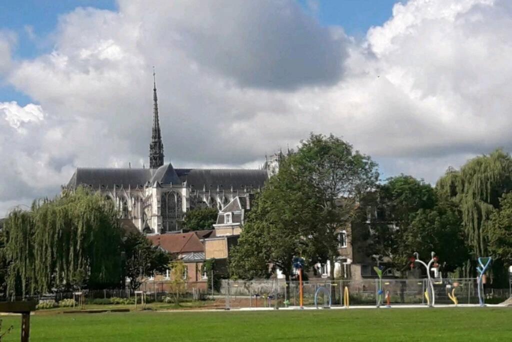 Maison Famille-Confort-Terrasse Jardin-Vue Cathedrale Amiens Kültér fotó